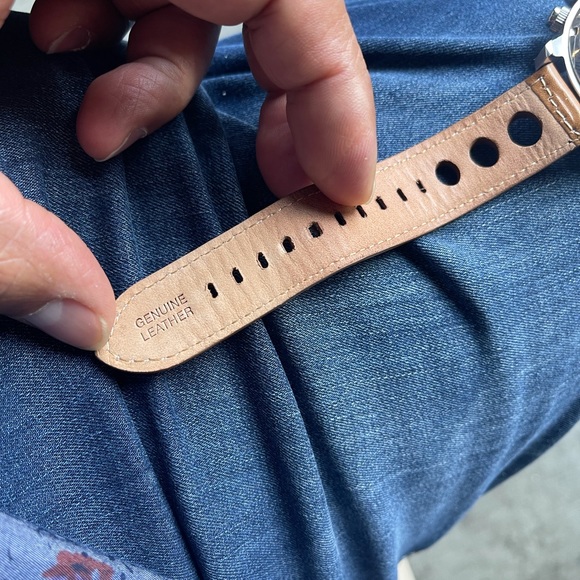 Watch - Picture 6 of 9